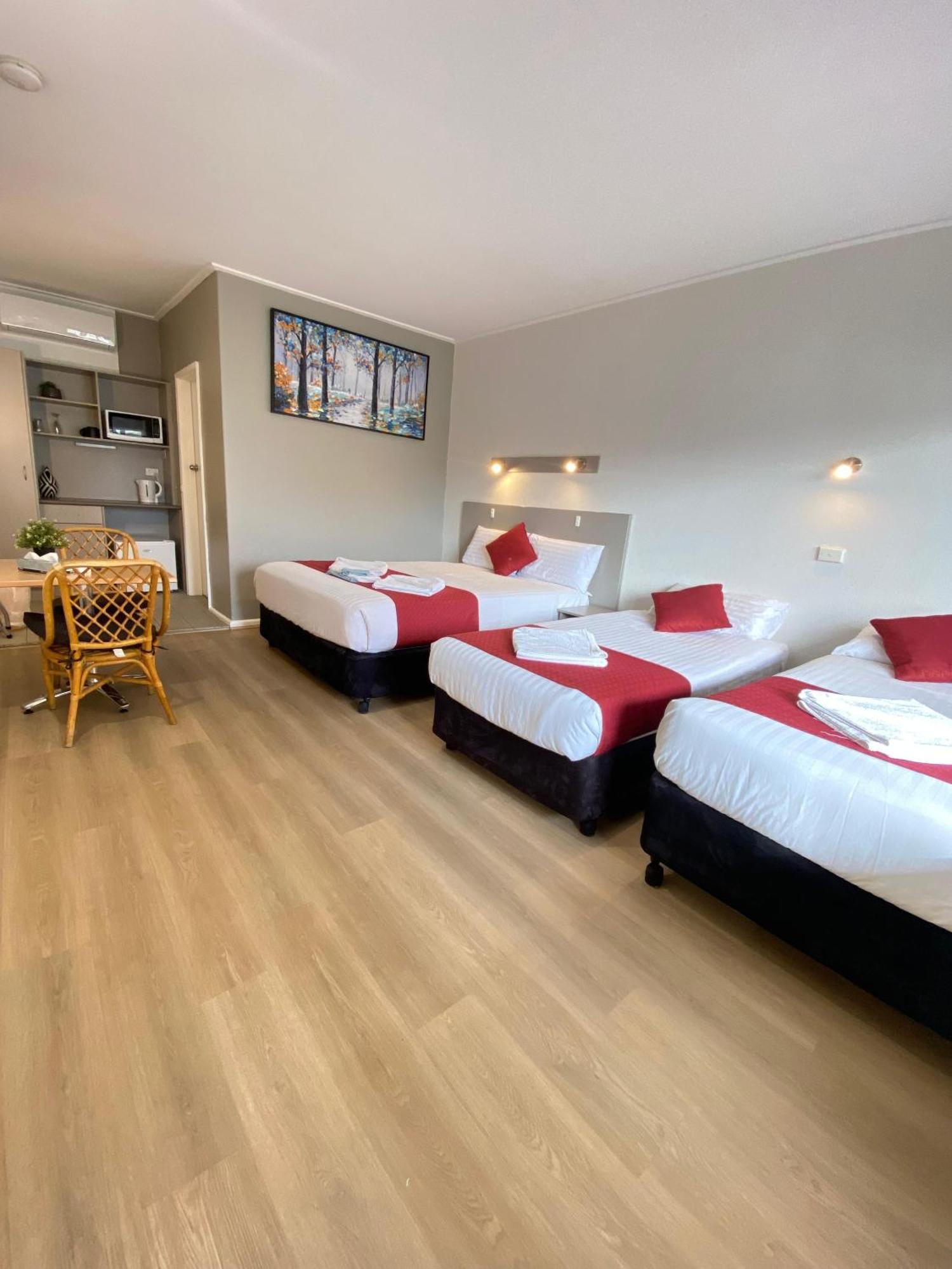 Cobb Inlander Motel Hay Eksteriør bilde